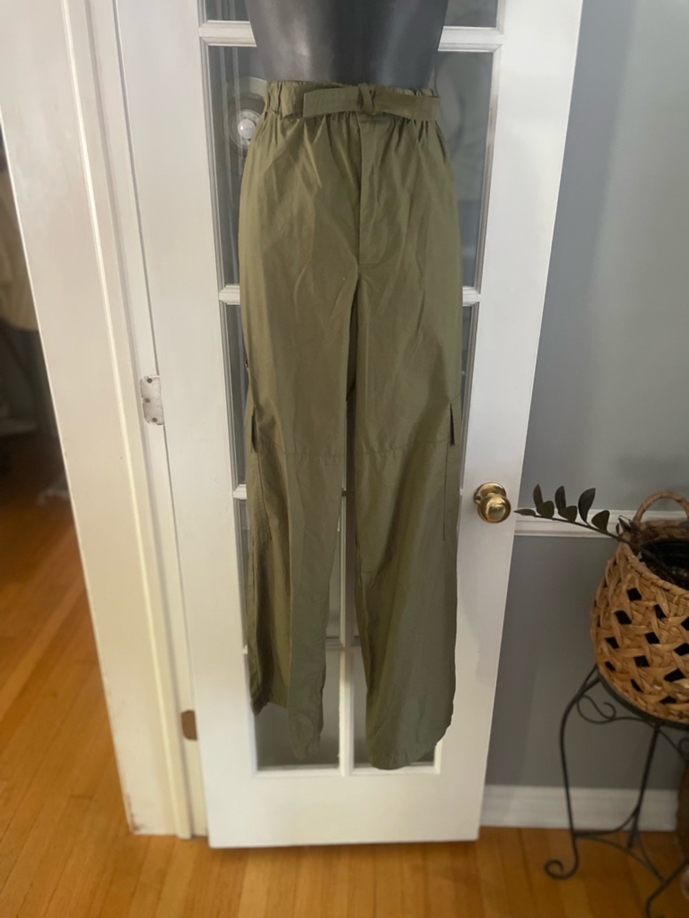 Gap olive green pull on cargo pants
